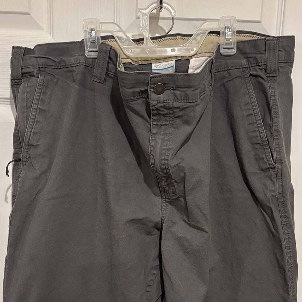 Columbia Men's Gray Straight-Leg Chinos